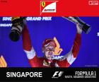 Sebastian Vettel 2015 Singapur Grand Prix zaferi kutluyor